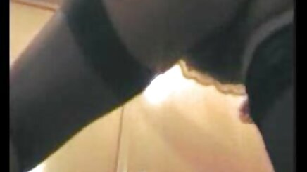 Da ngăm đen, cô ngón xnxx vlxx chân lạc đà sau khi hút đồ chơi của mình
